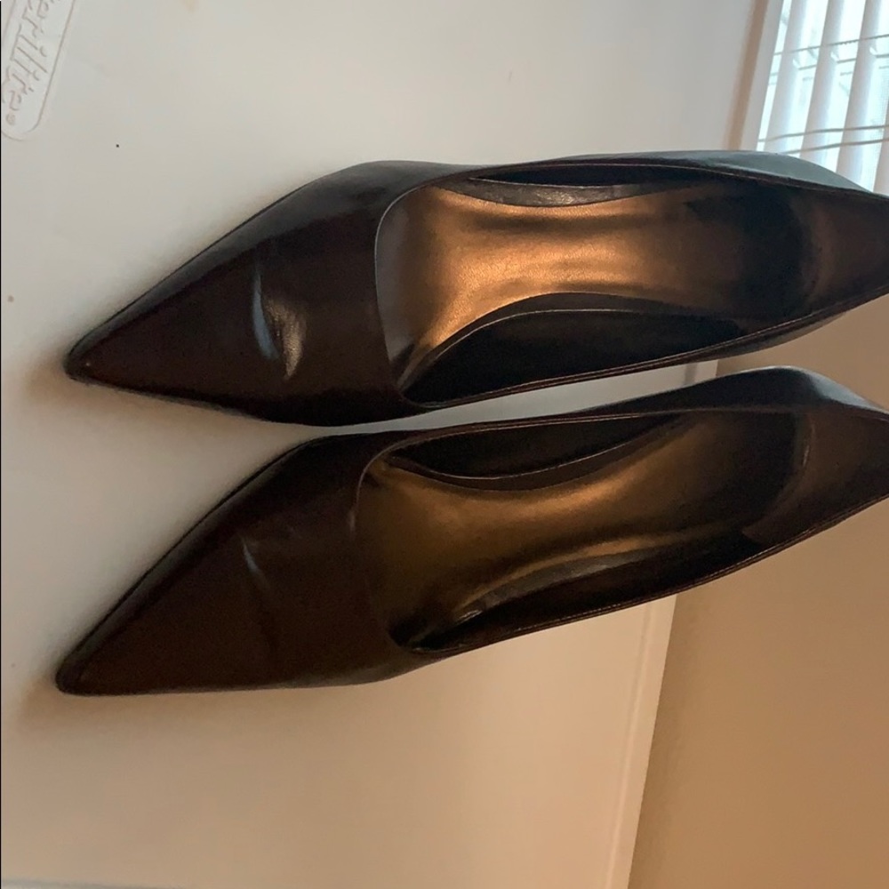 Brown pointy pumps 4in